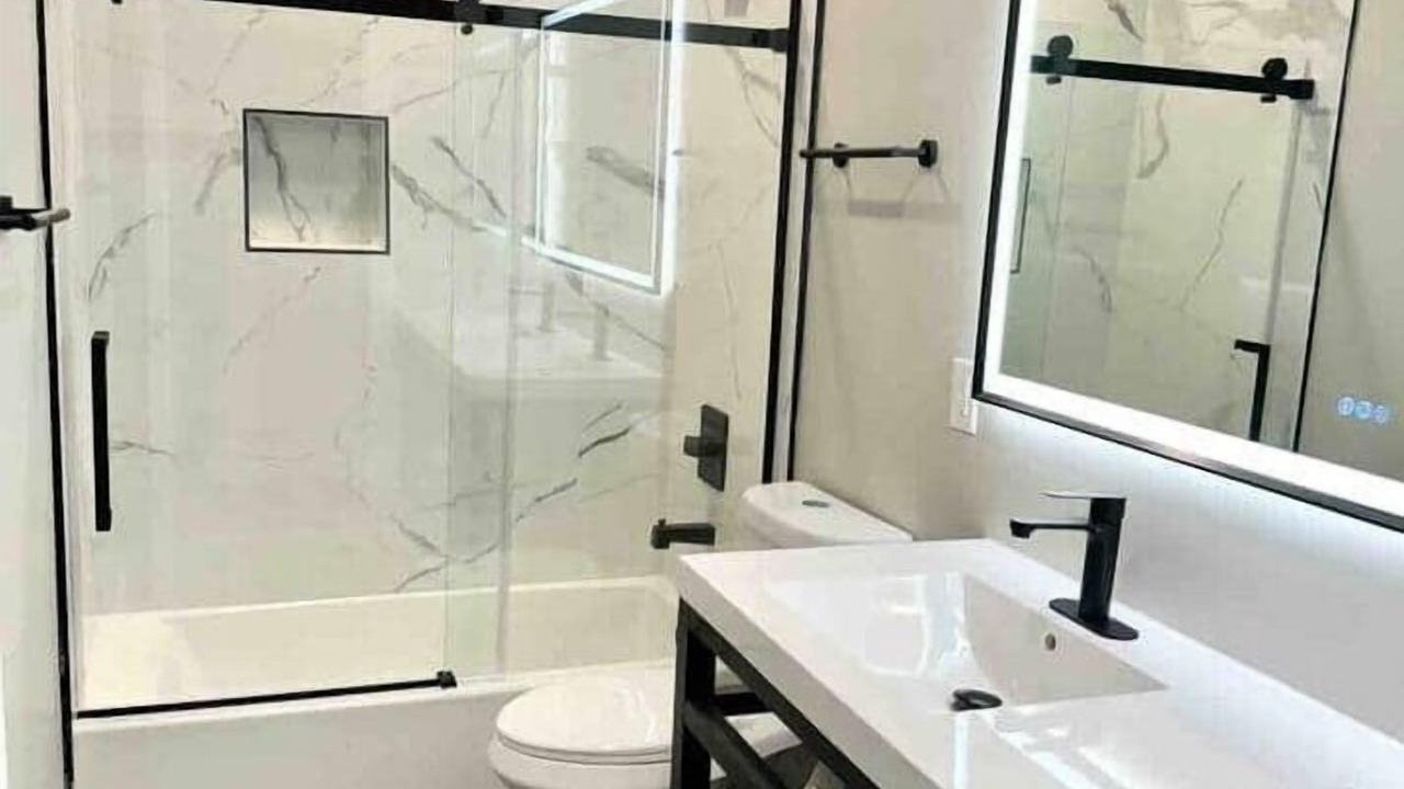 Photo of Bathroom in Graduate Hospital