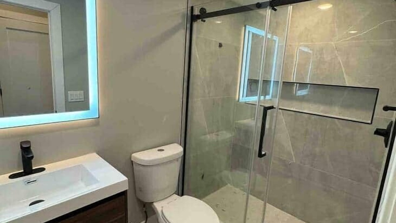 Photo of Bathroom in Graduate Hospital