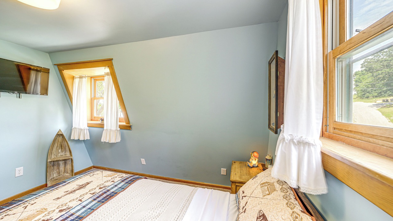 Photo of Bedroom in Mayes County