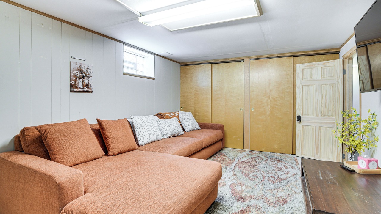 Photo of Livingroom in Evanston