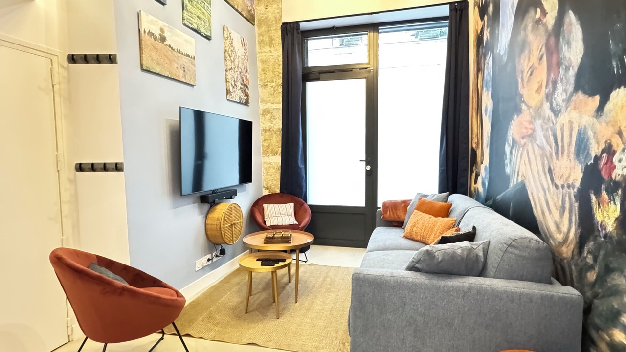 Photo of Livingroom in Arts-et-Metiers