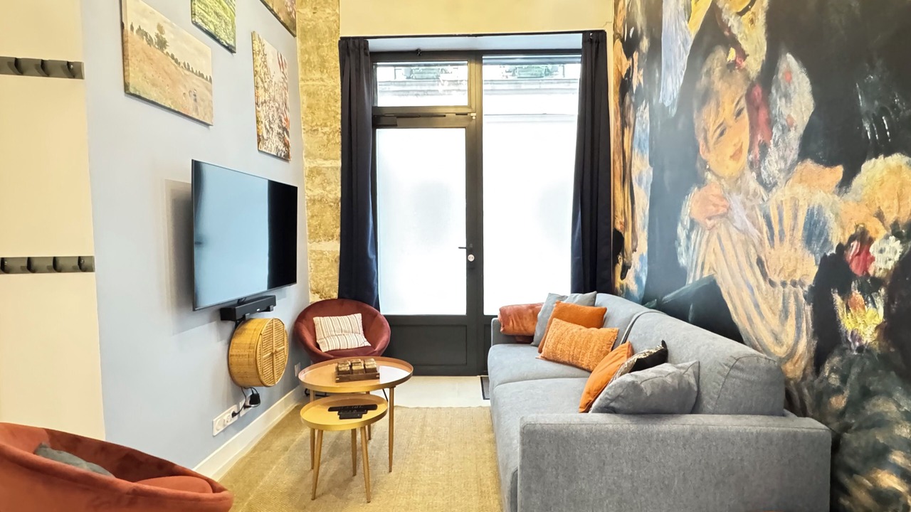 Photo of Livingroom in Arts-et-Metiers