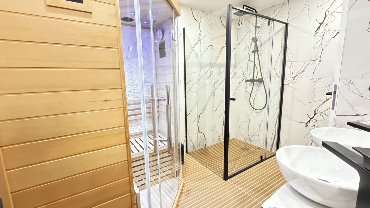 Photo of Bathroom in Arts-et-Metiers