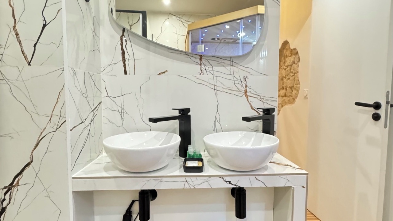 Photo of Bathroom in Arts-et-Metiers