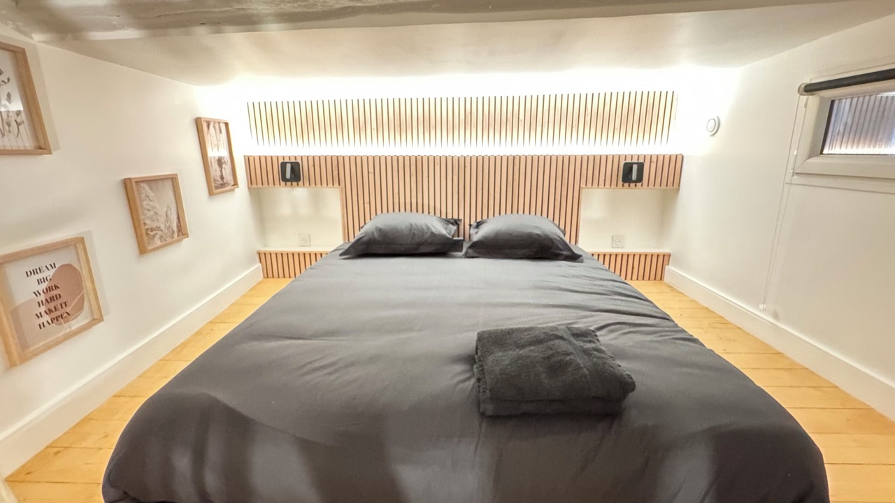 Photo of Bedroom in Arts-et-Metiers