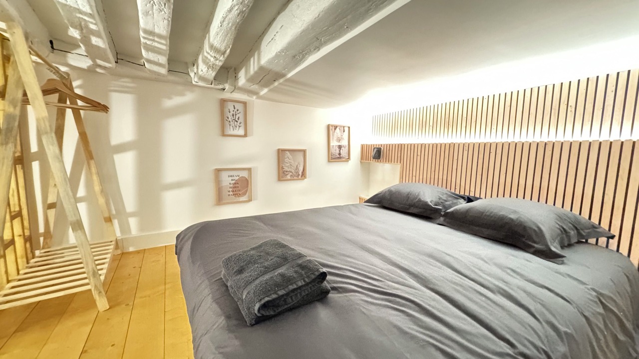 Photo of Bedroom in Arts-et-Metiers