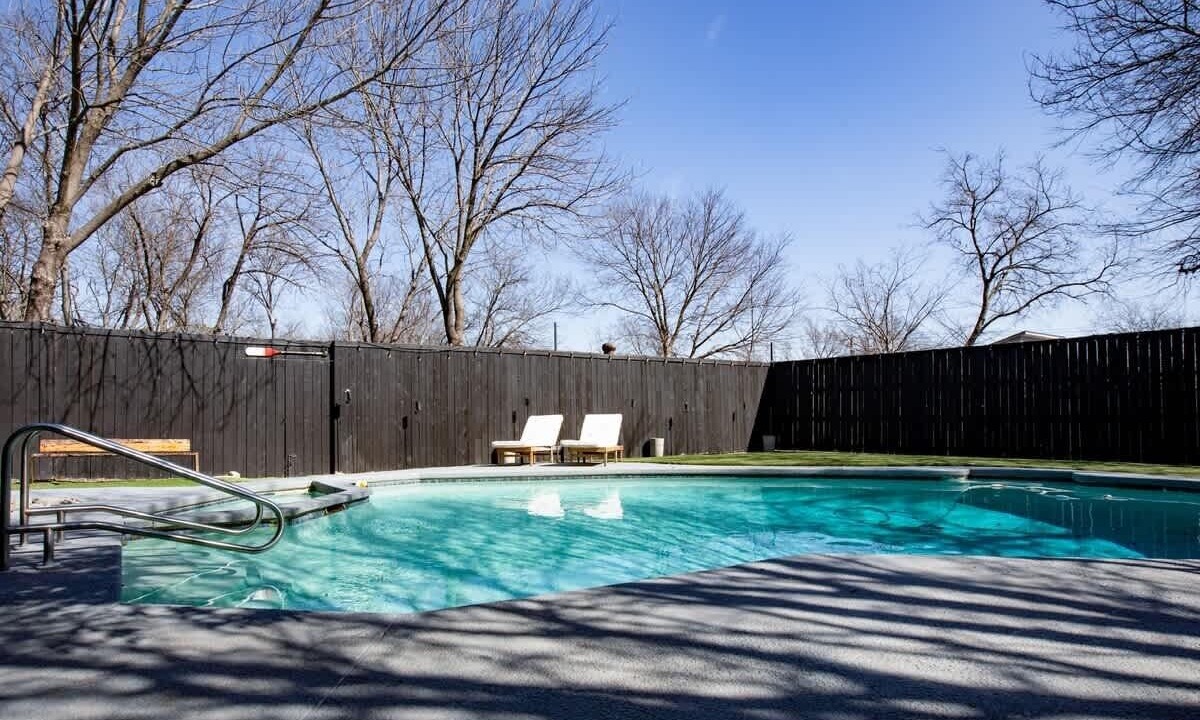 Photo of Outdoor in Little Forest Hills