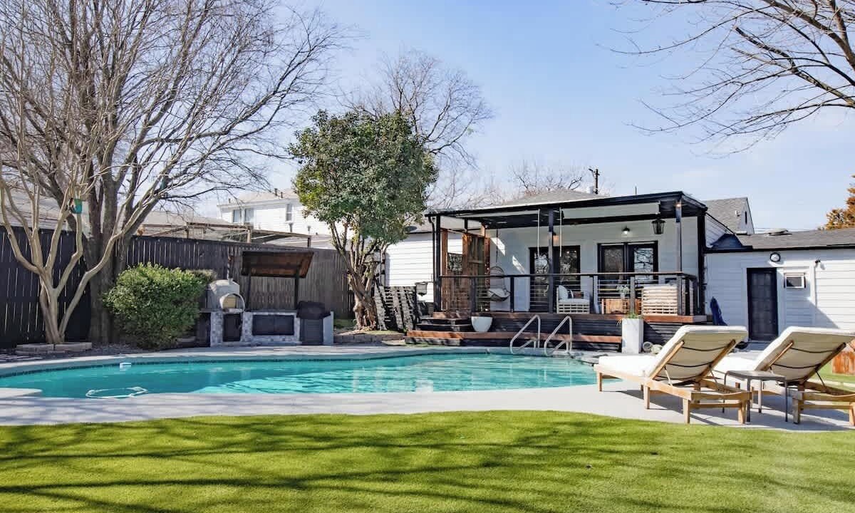 Photo of Outdoor in Little Forest Hills