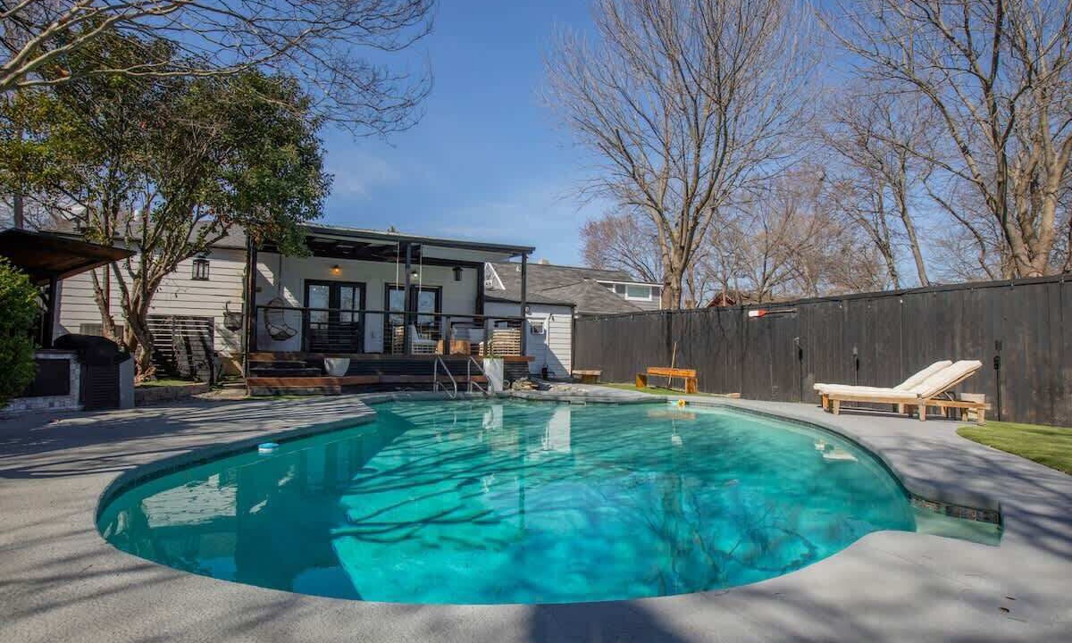 Photo of Outdoor in Little Forest Hills