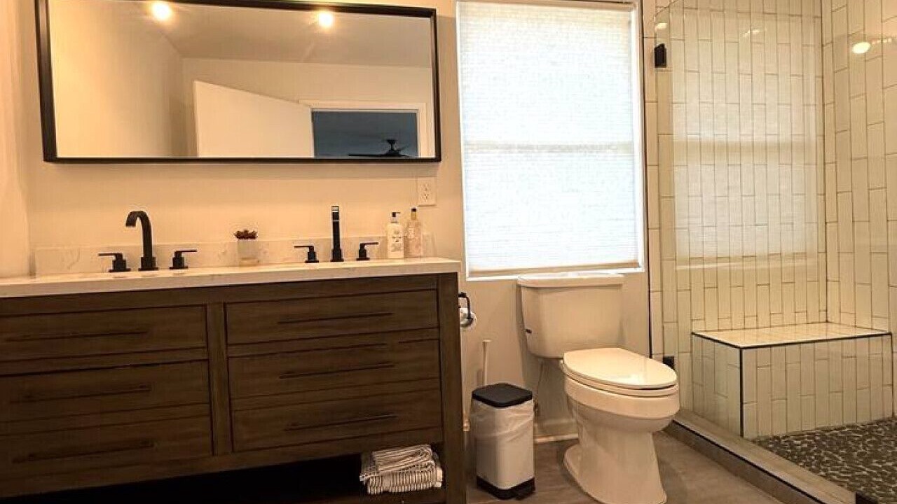 Photo of Bathroom in Sunset Road