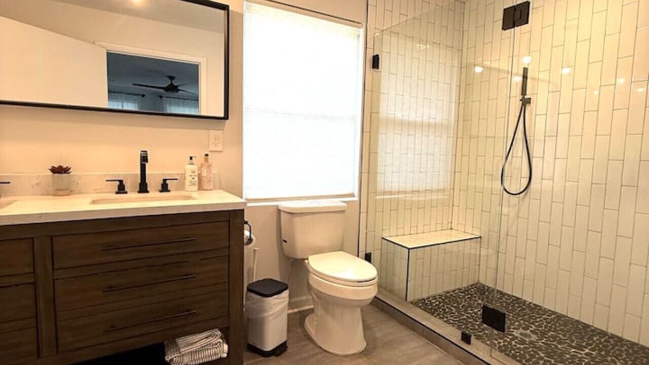 Photo of Bathroom in Sunset Road