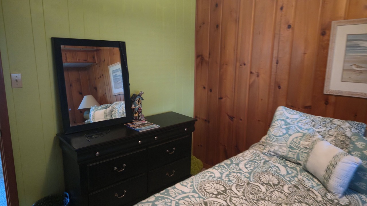 Photo of Bedroom in Craig Beach