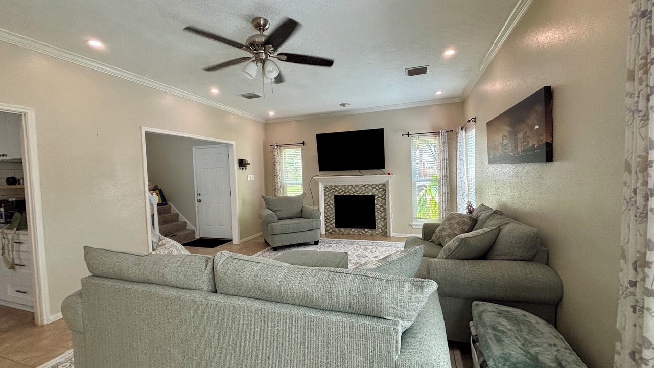 Photo of Livingroom in Clear Lake