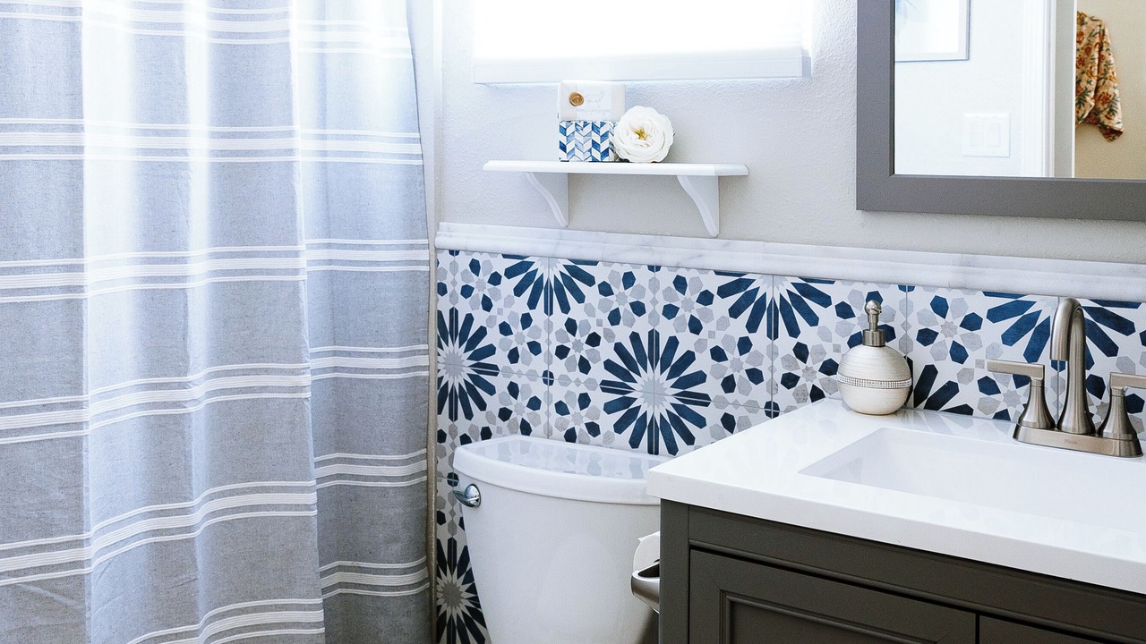 Photo of Bathroom in Rio Grande Blvd