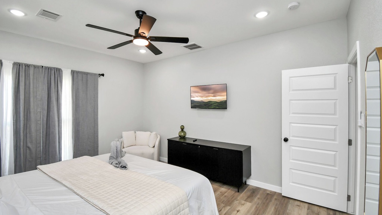 Photo of Bedroom in Northside