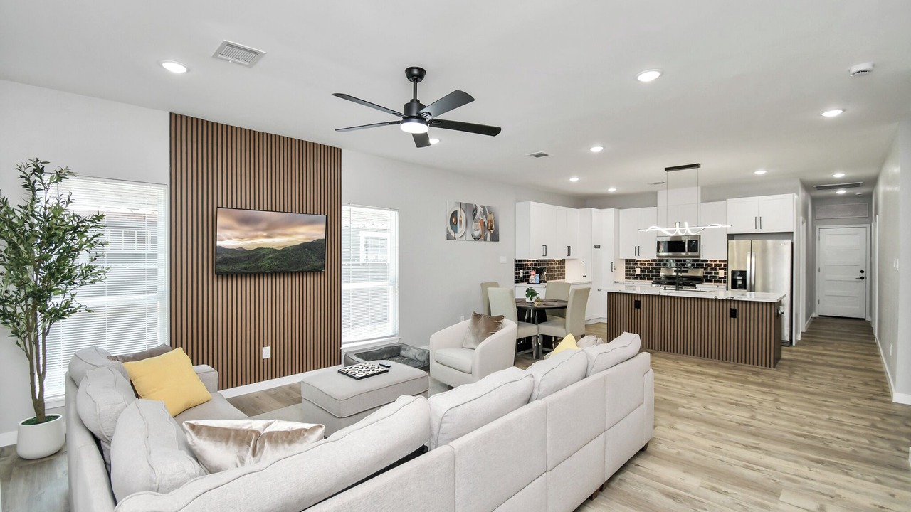Photo of Livingroom in Northside