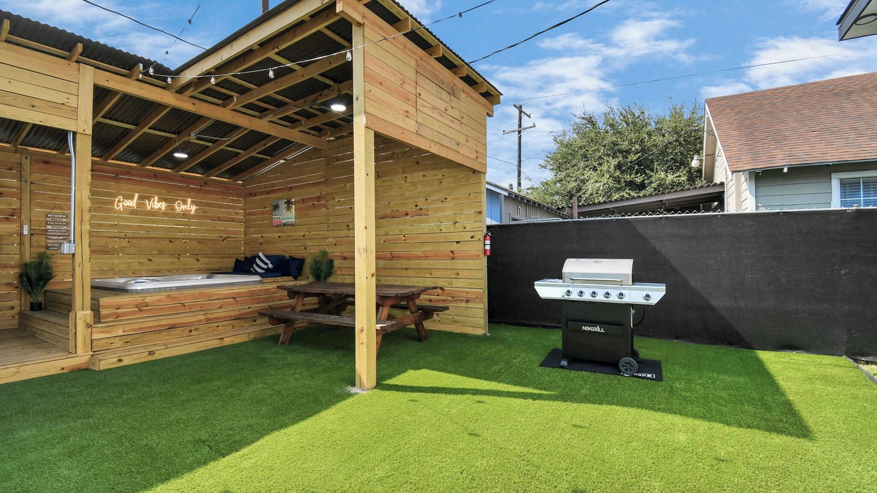 Photo of Outdoor in Northside