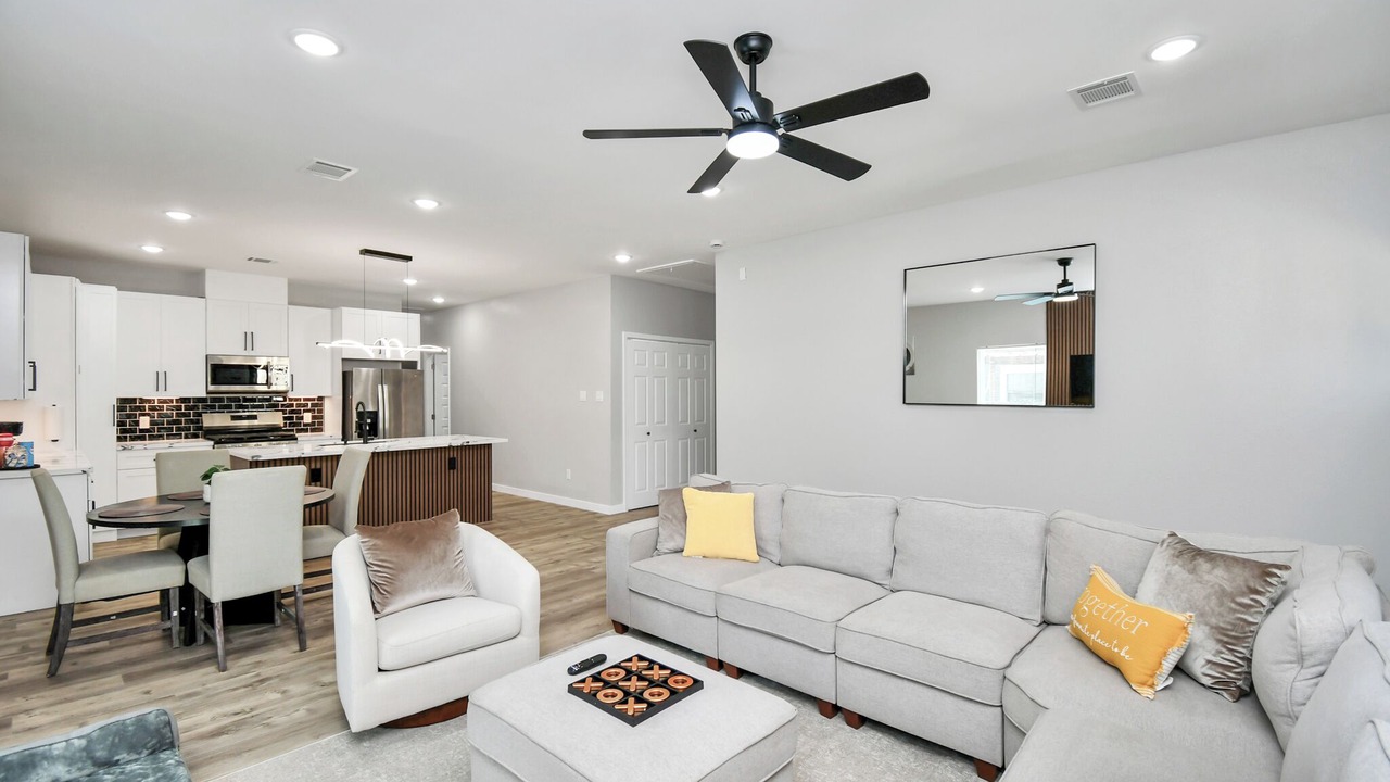 Photo of Livingroom in Northside