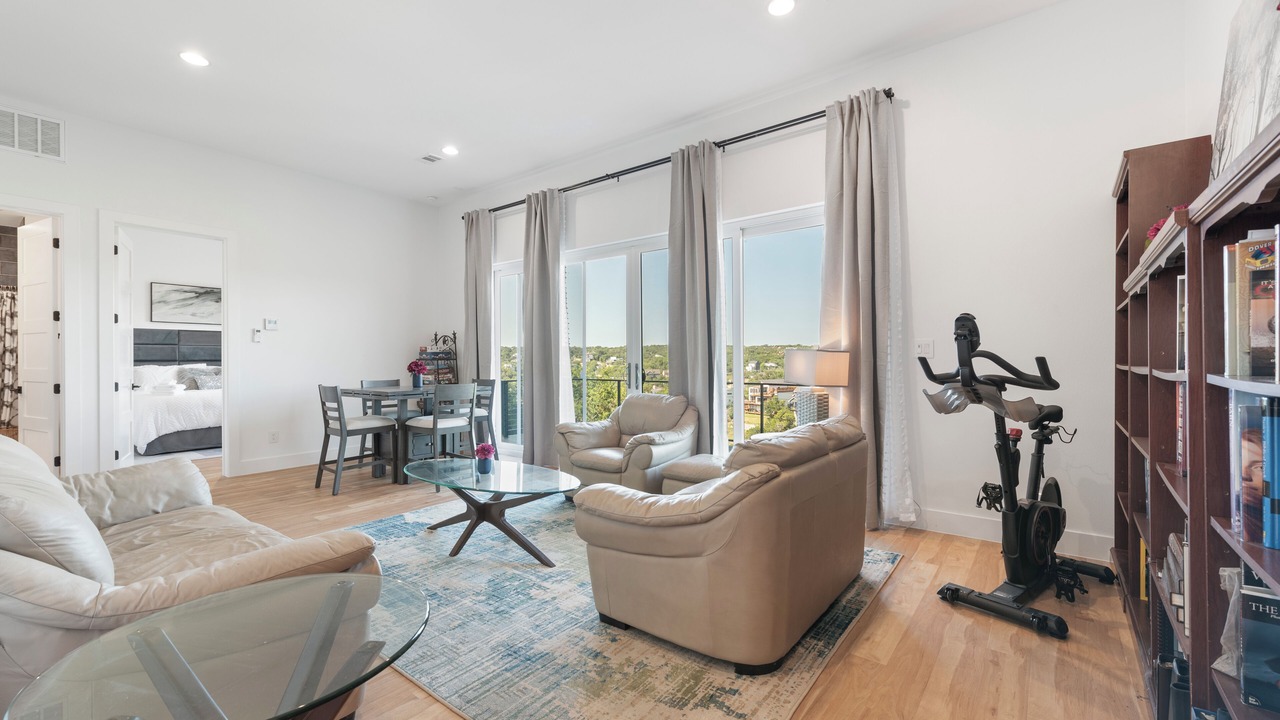 Photo of Livingroom in Apache Shores