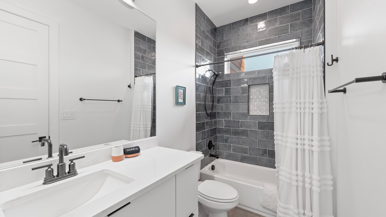 Photo of Bathroom in Apache Shores