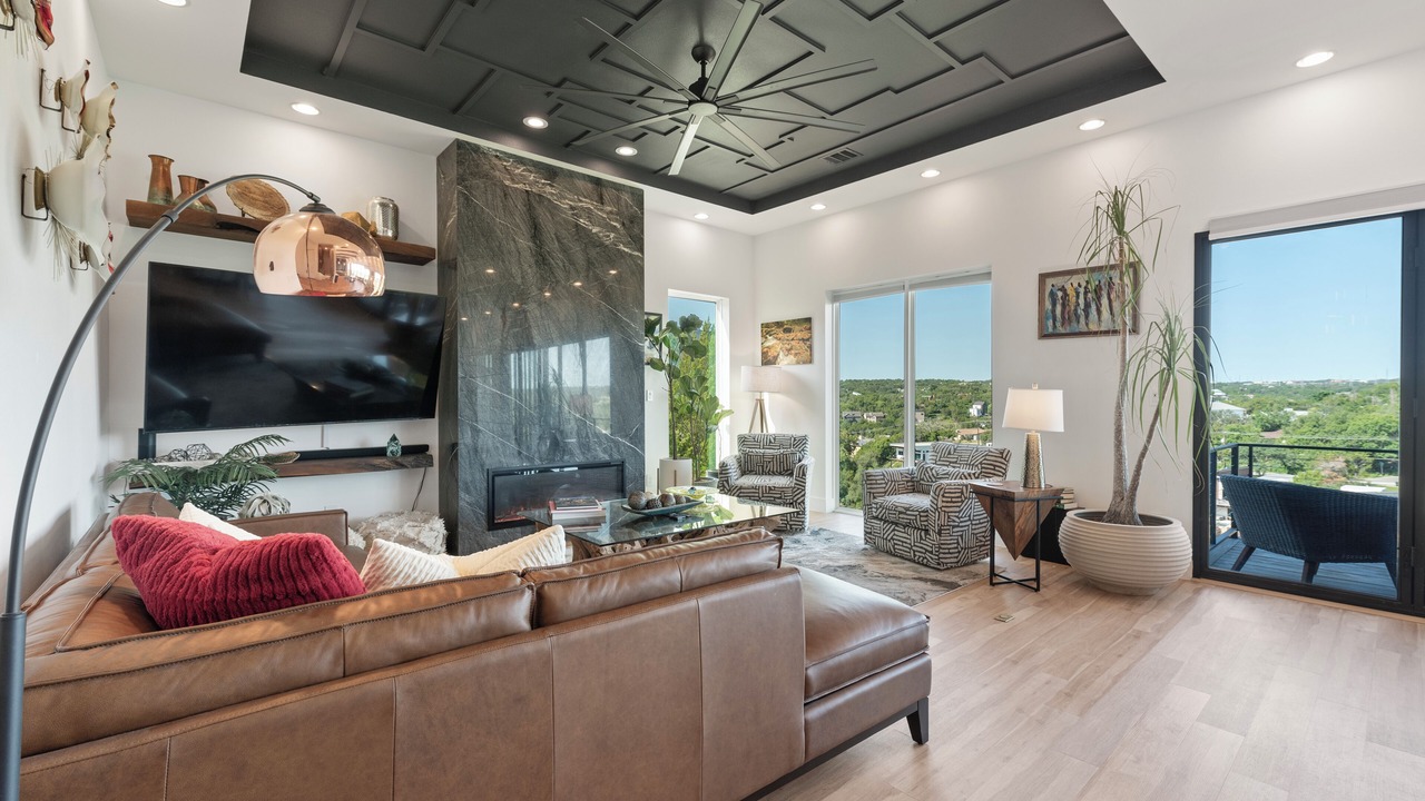 Photo of Livingroom in Apache Shores