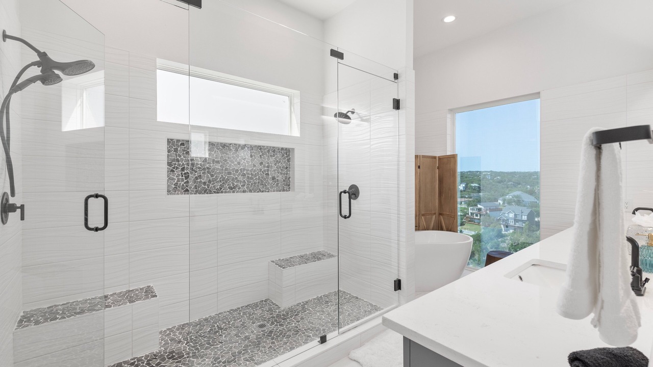Photo of Bathroom in Apache Shores