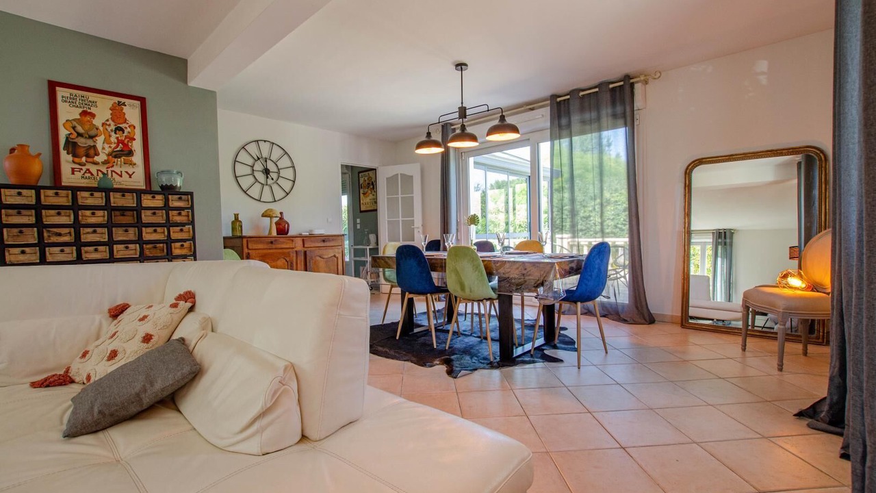 Photo of Livingroom in Saint-Julien-les-Villas