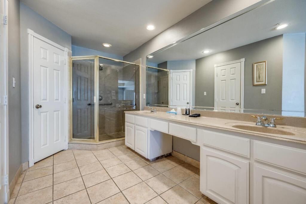Photo of Bathroom in Pottsboro