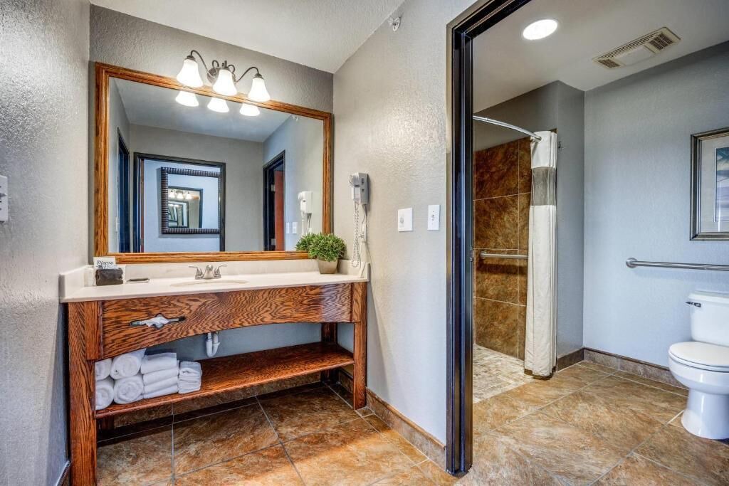 Photo of Bathroom in Pottsboro