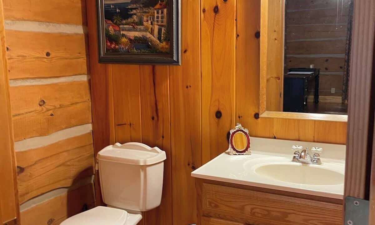 Photo of Bathroom in Rising Fawn