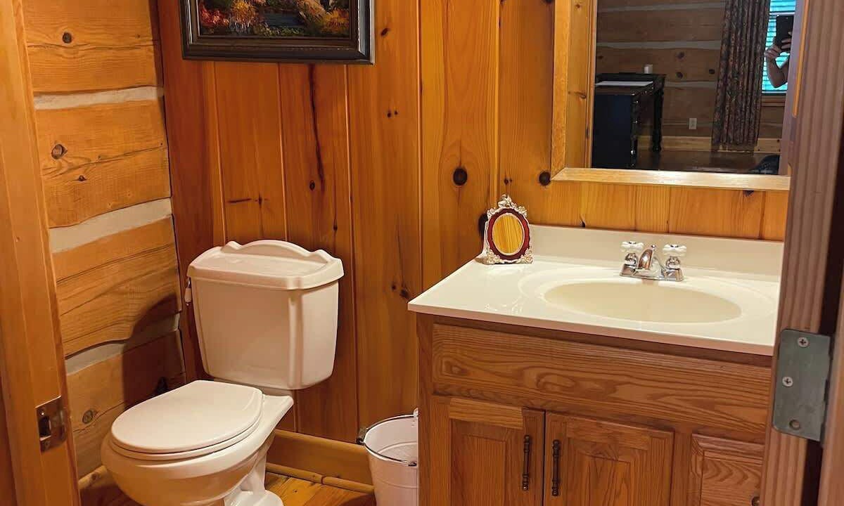 Photo of Bathroom in Rising Fawn