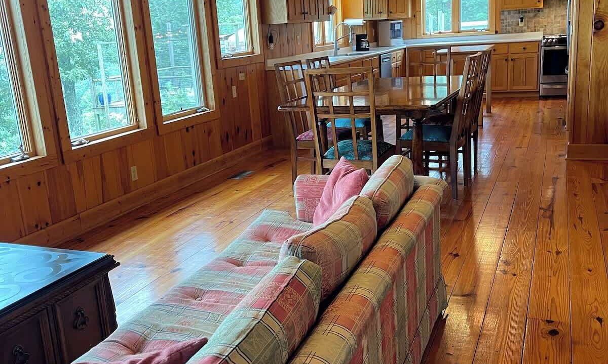 Photo of Livingroom in Rising Fawn