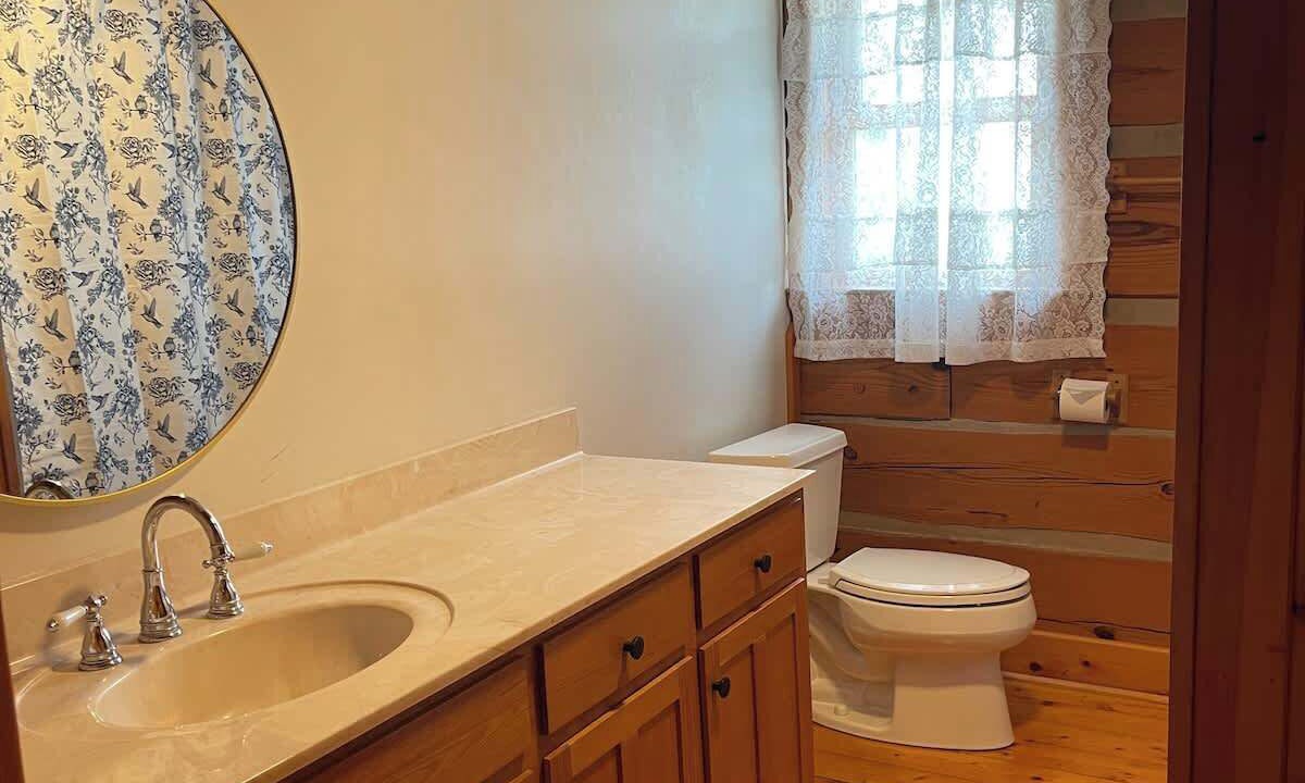 Photo of Bathroom in Rising Fawn