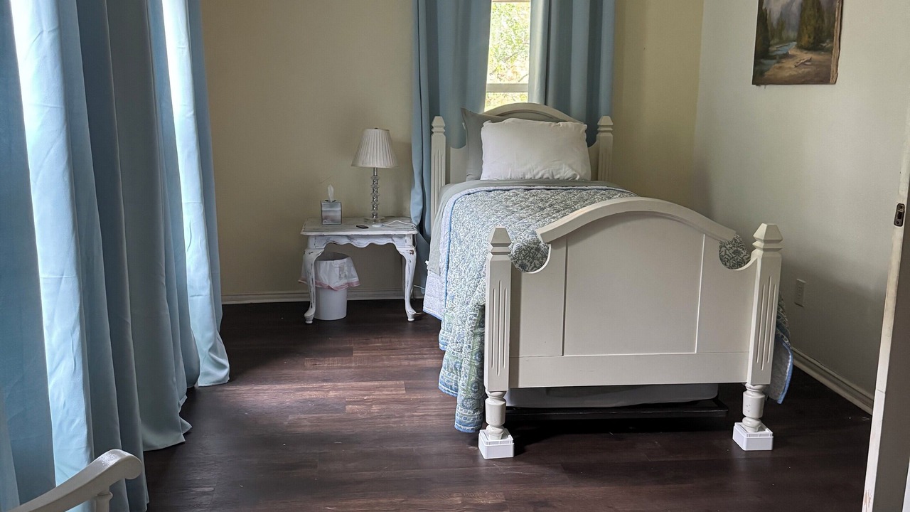 Photo of Bedroom in Highland Village