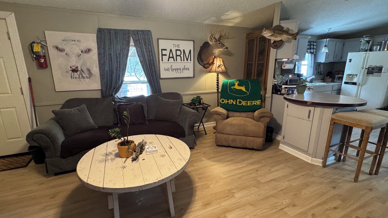 Photo of Livingroom in West Point