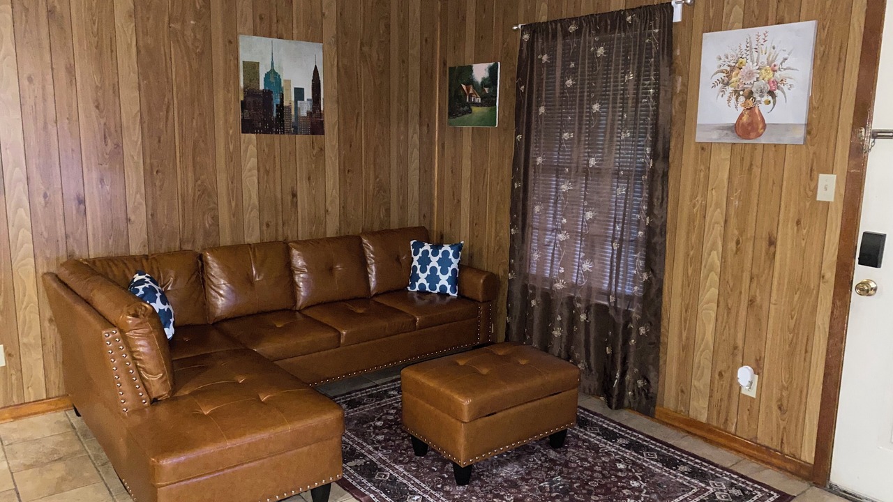 Photo of Livingroom in Leesville