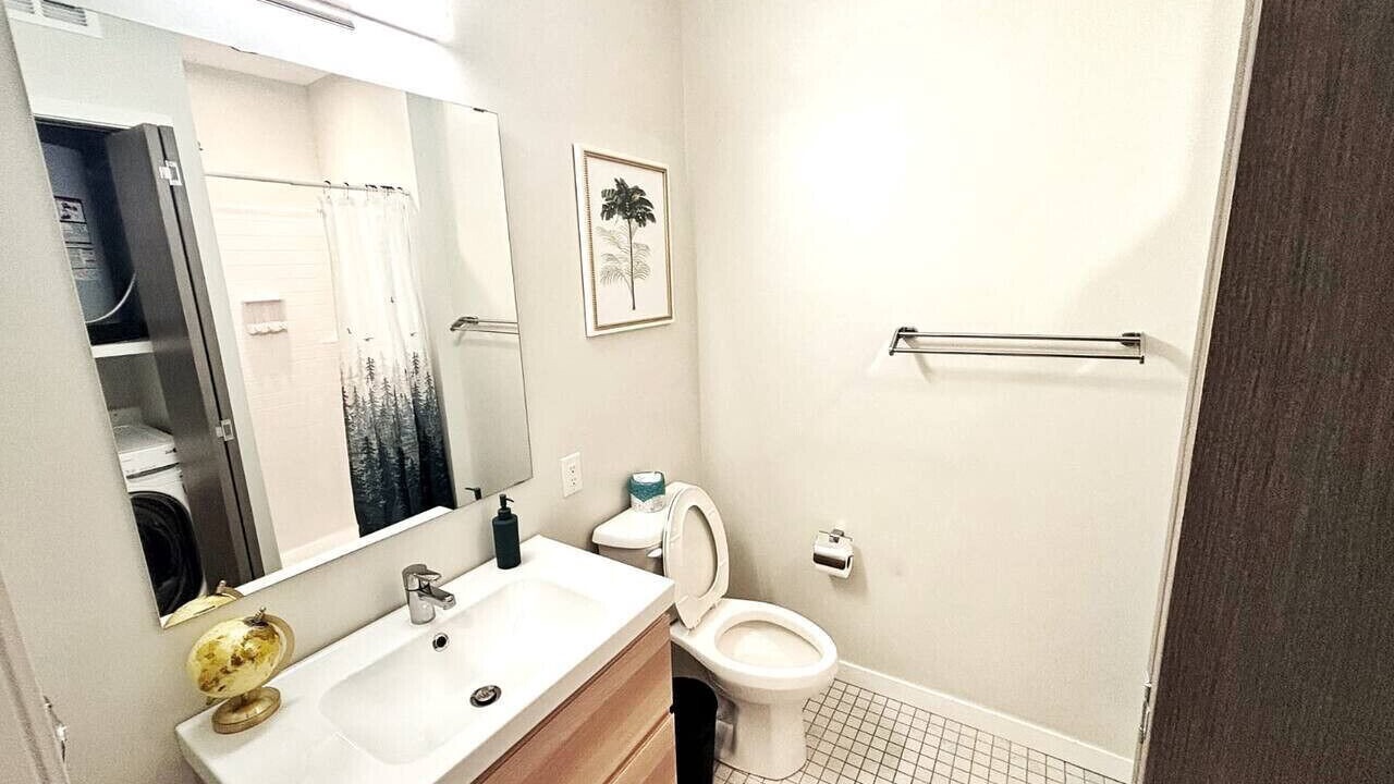 Photo of Bathroom in Downtown Des Moines