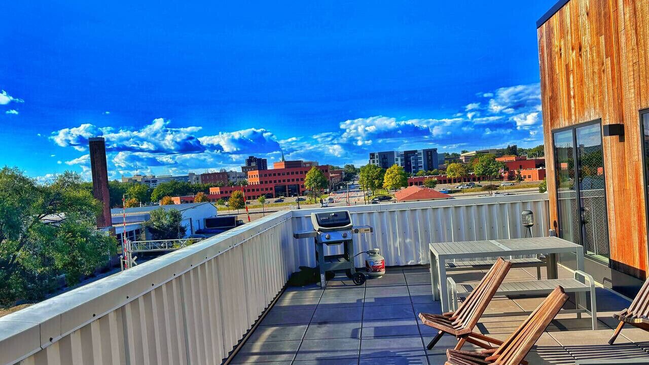 Photo of Patio Balcony in Downtown Des Moines