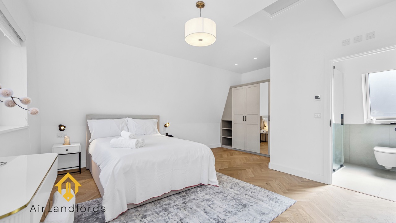 Photo of Bedroom in Chiswick Riverside
