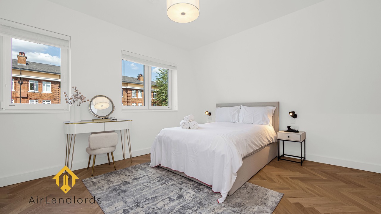 Photo of Bedroom in Chiswick Riverside