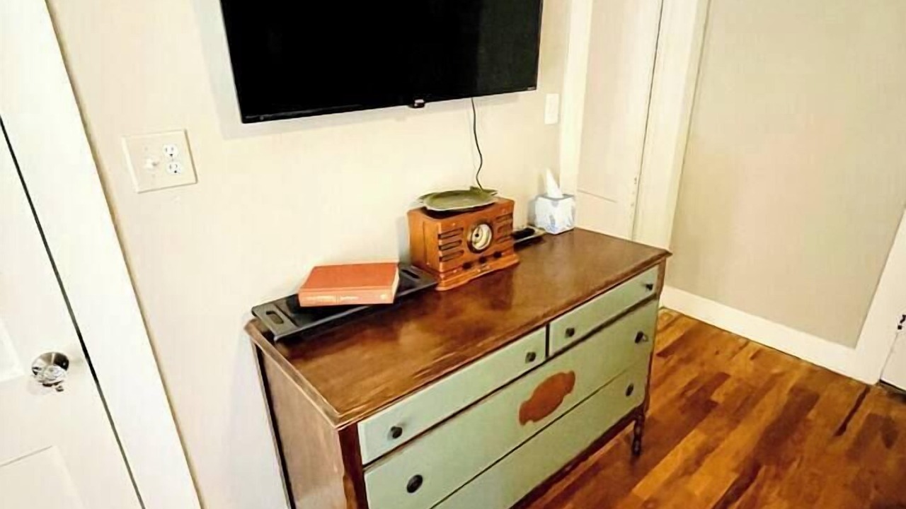 Photo of Bedroom in Over Place Area