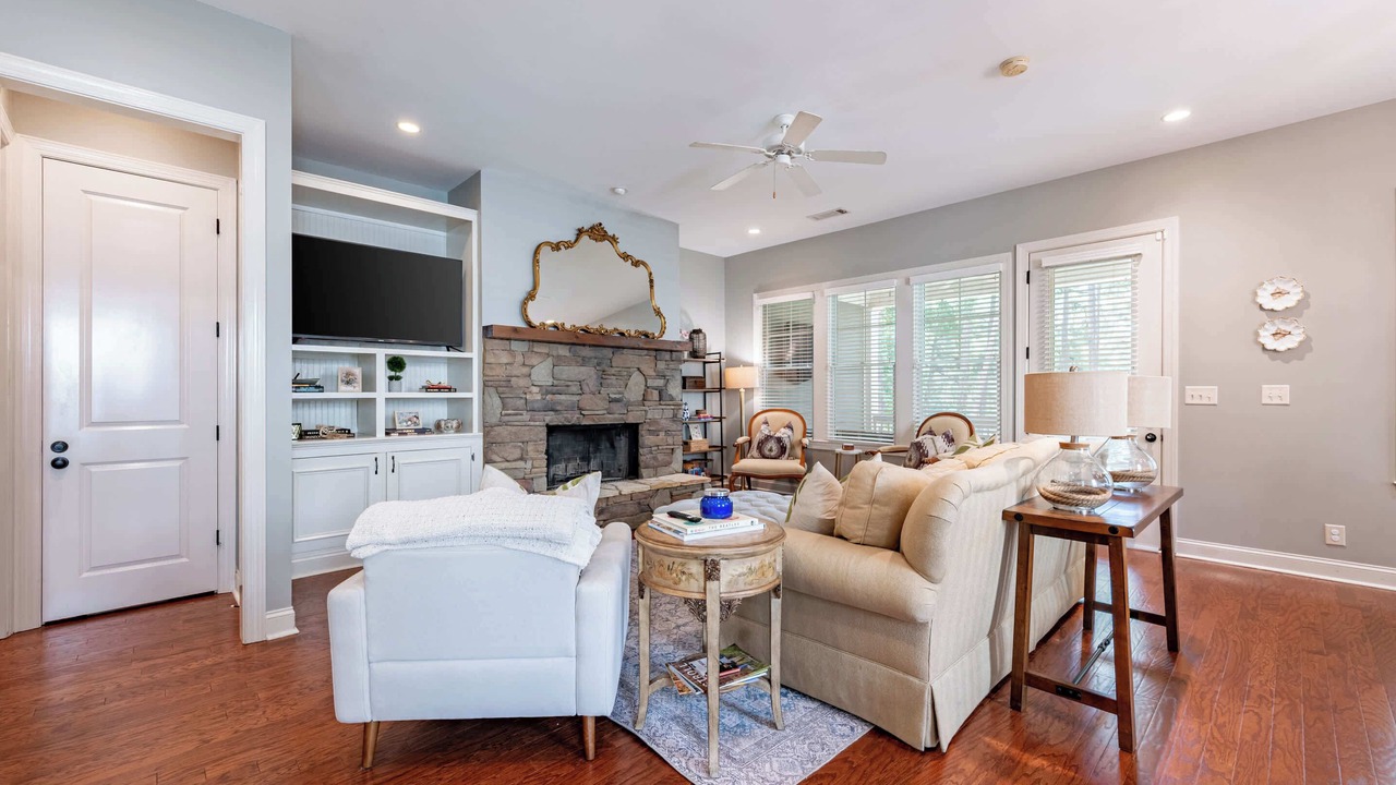 Photo of Livingroom in Reynolds Landing