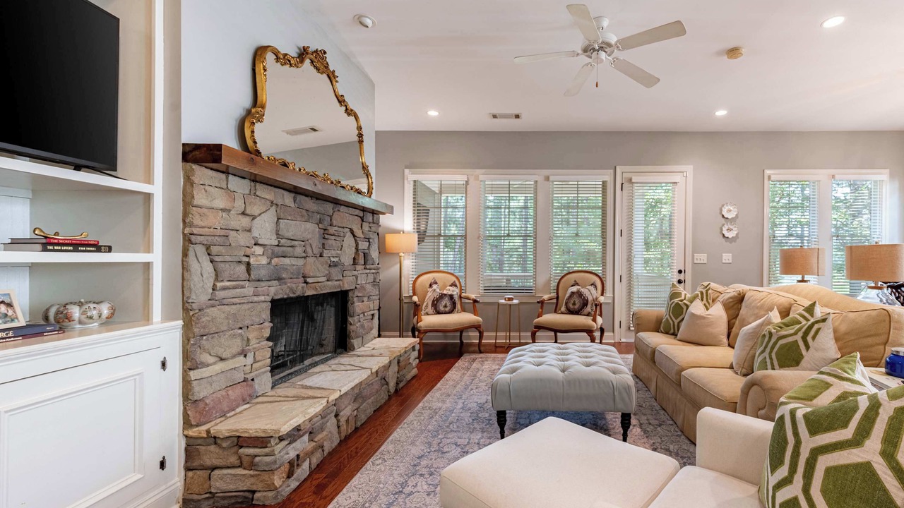 Photo of Livingroom in Reynolds Landing