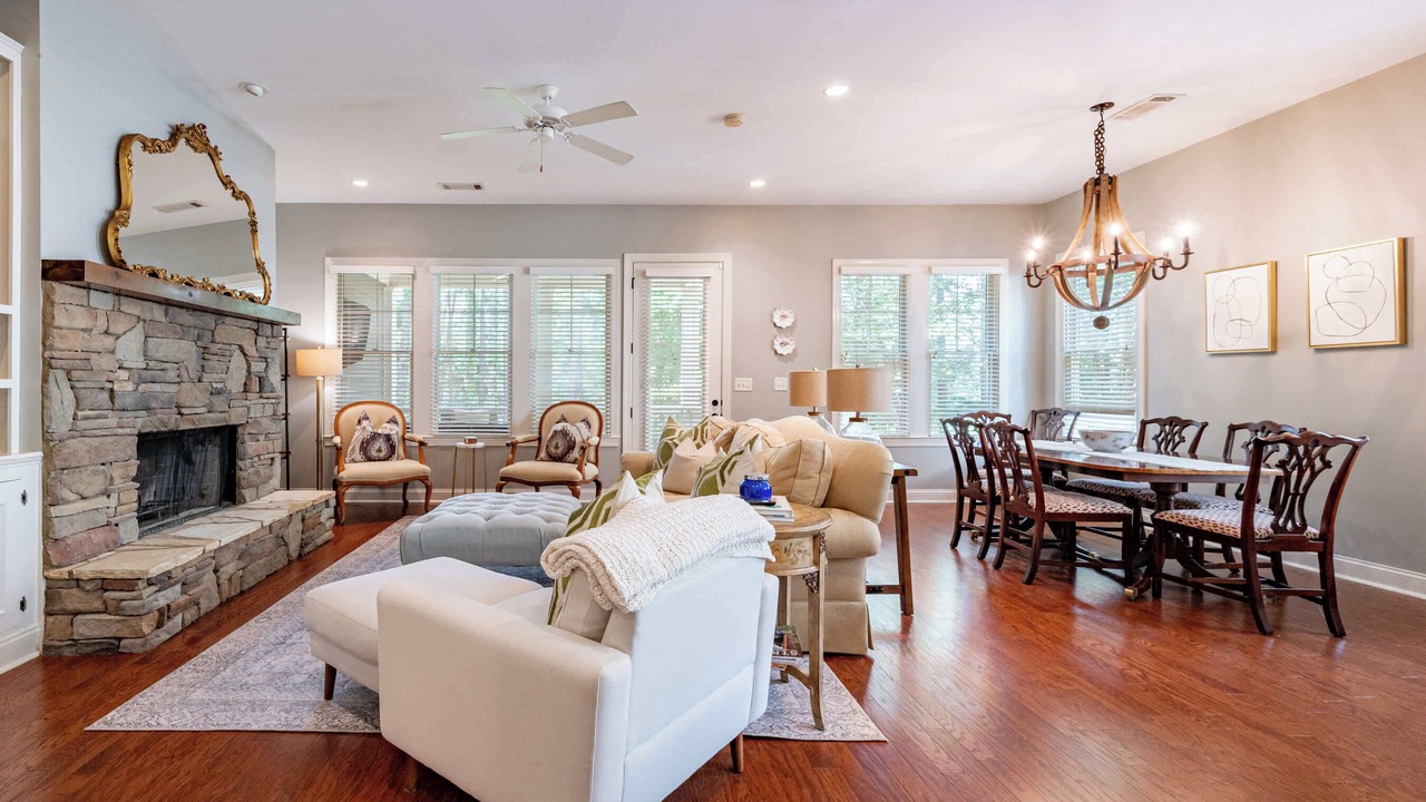 Photo of Livingroom in Reynolds Landing