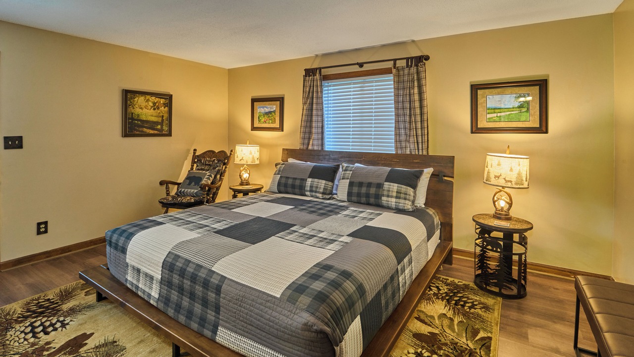 Photo of Bedroom in Pittman Center