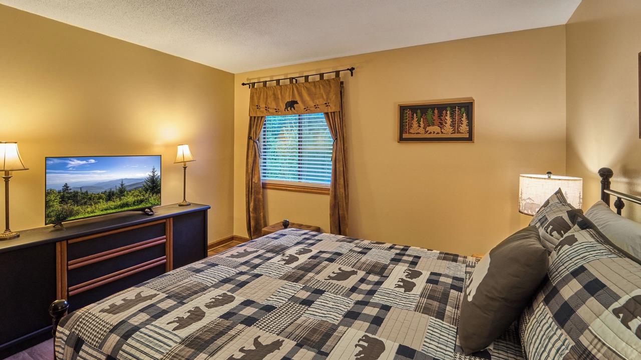 Photo of Bedroom in Pittman Center