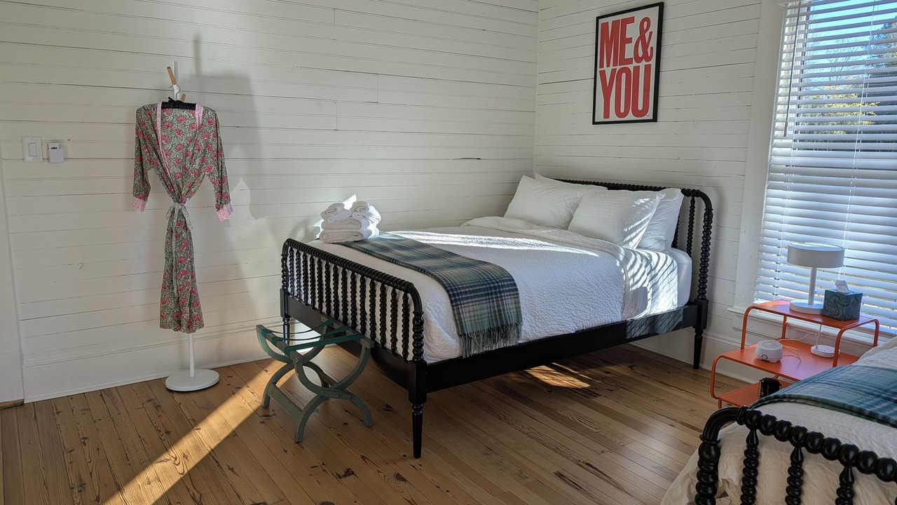 Photo of Bedroom in Bahama