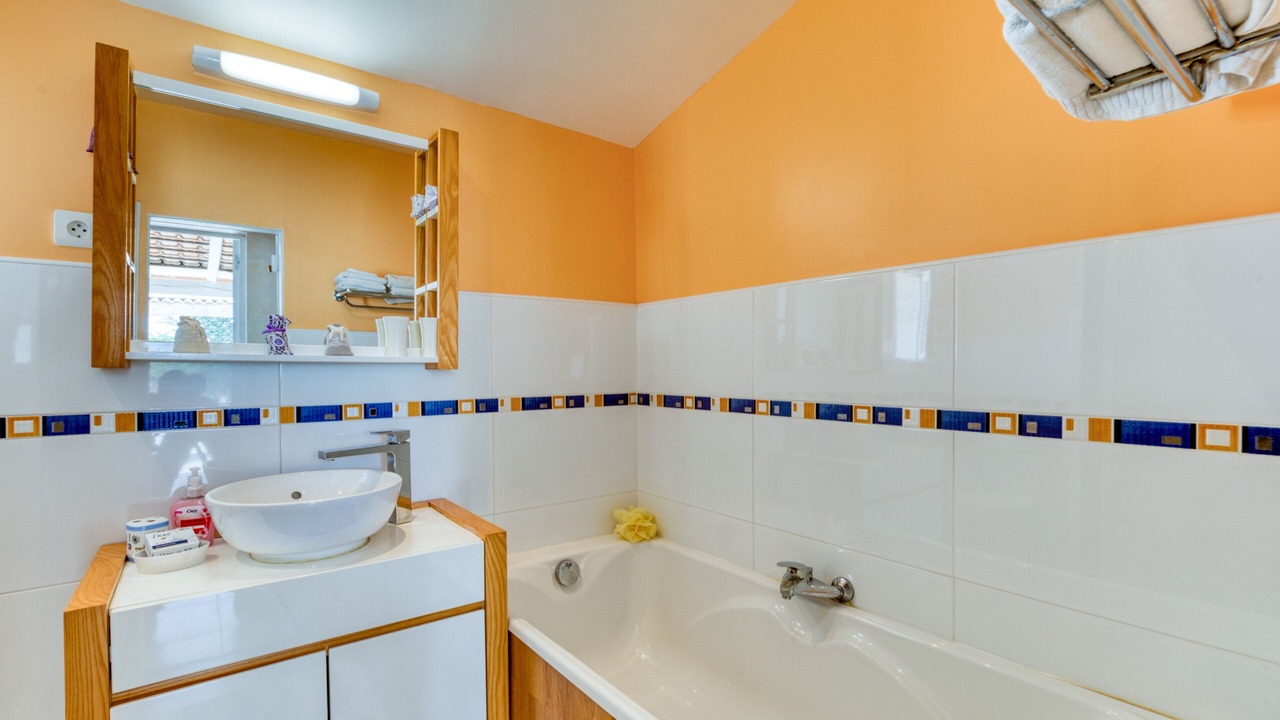 Photo of Bathroom in Saint-Drezery