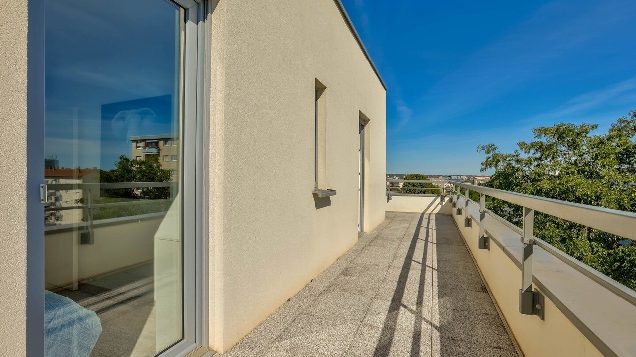 Photo of Outdoor in Poteries