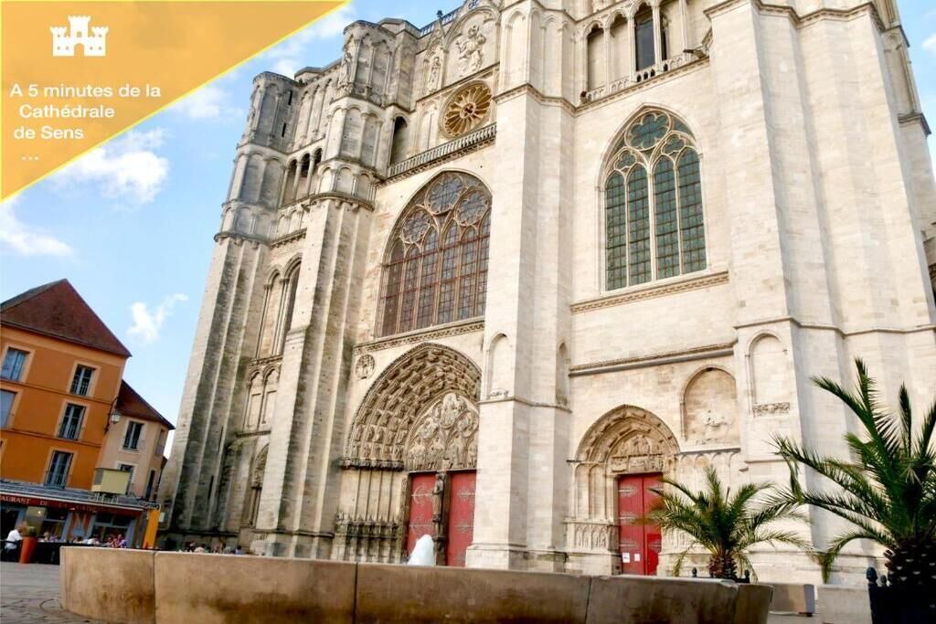 Photo of Others in Sens